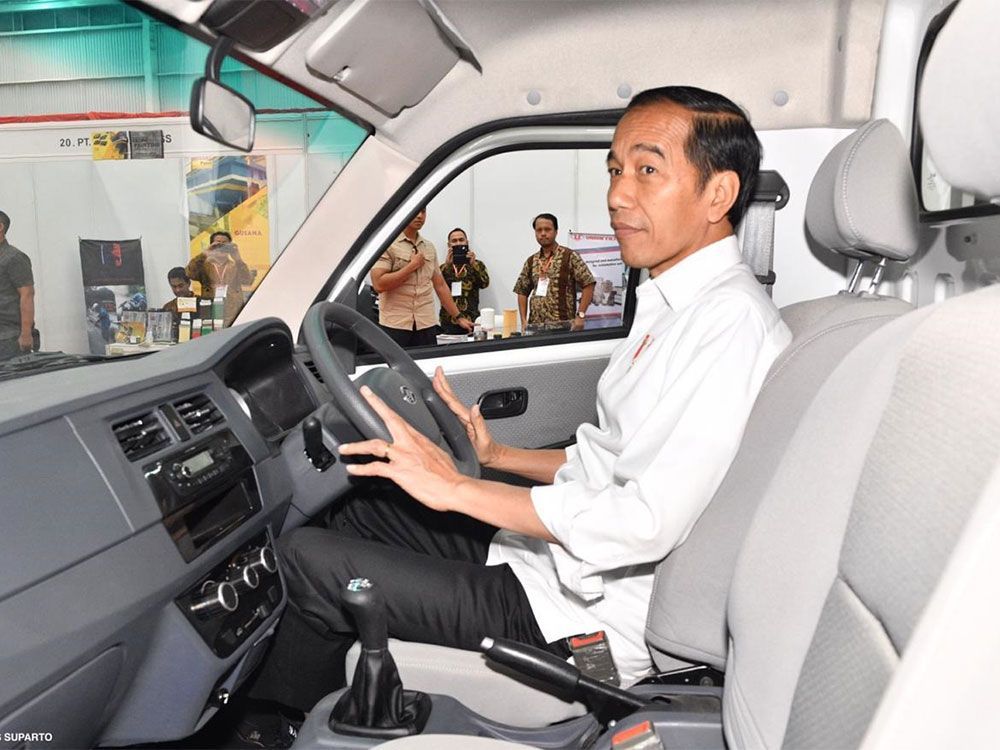 Jokowi: Saya Tidak Memaksa Beli Esemka, Tapi