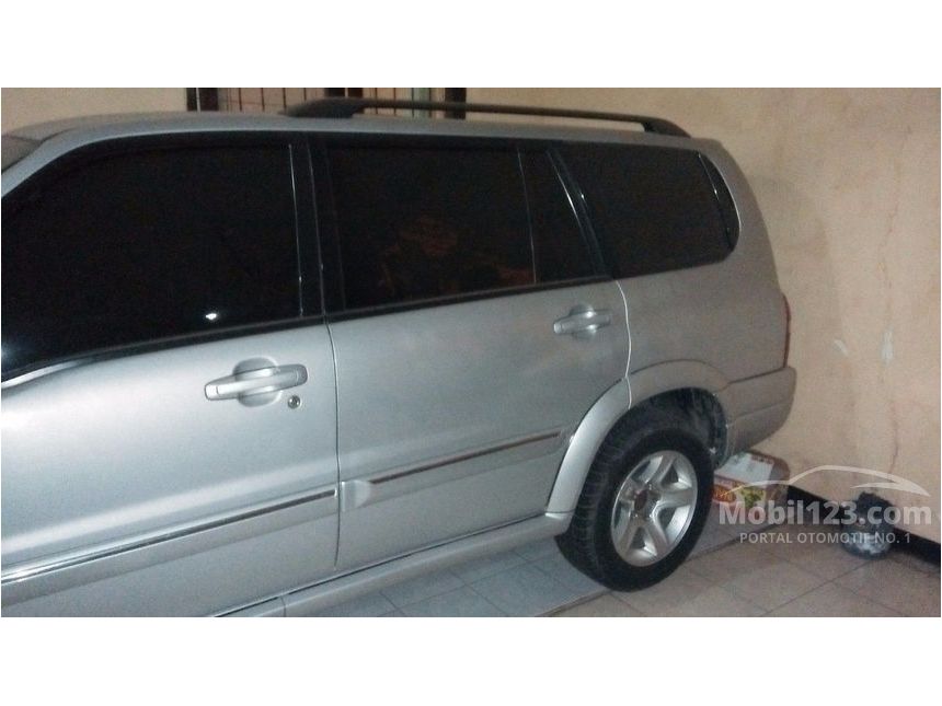 Jual Mobil Suzuki Grand Escudo 2006 XL 7 2 5 di Jawa Timur Jual Mobil Suzuki Grand Escudo 2006 XL 7 2 5 di Jawa Timur