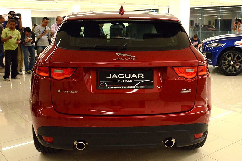 Mengulas Ketangguhan dan Kemewahan Jaguar F-Pace 7