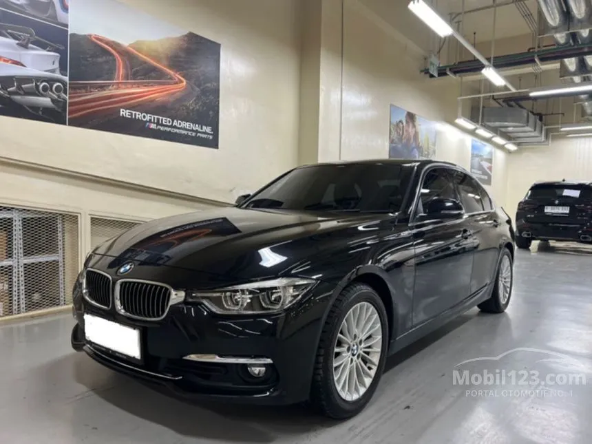 Jual Mobil BMW 320i 2018 Luxury 2.0 di DKI Jakarta Automatic Sedan ...