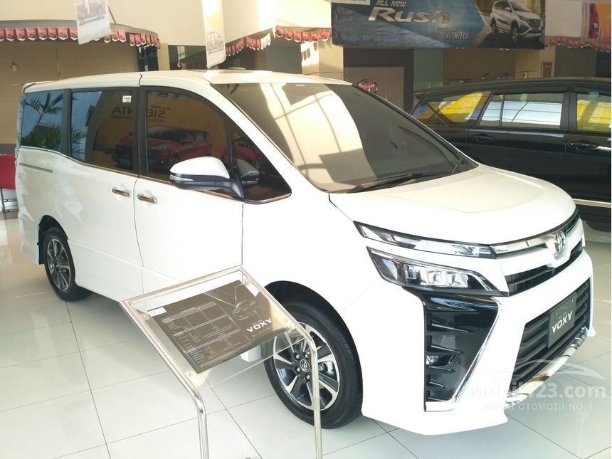 Jual Mobil Toyota Voxy  2021 R80 2 0 di DKI Jakarta 