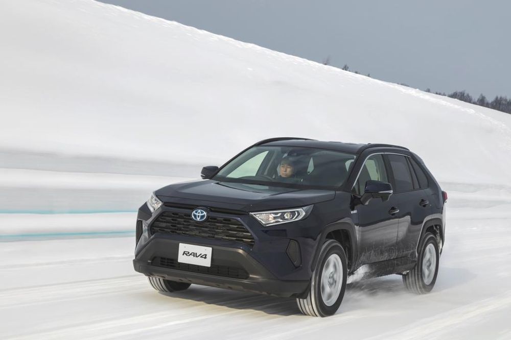 Toyota Introduces All-New RAV4 In Japan – With Torque-Vectoring AWD ...