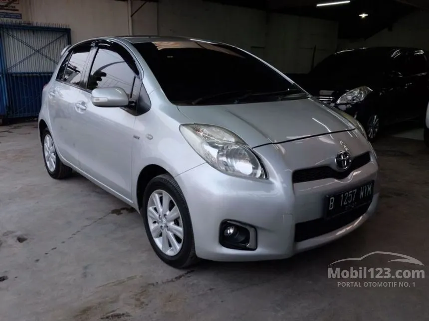Jual Mobil Toyota Yaris 2013 J 1.5 di Banten Automatic Hatchback Silver Rp 118.000.000