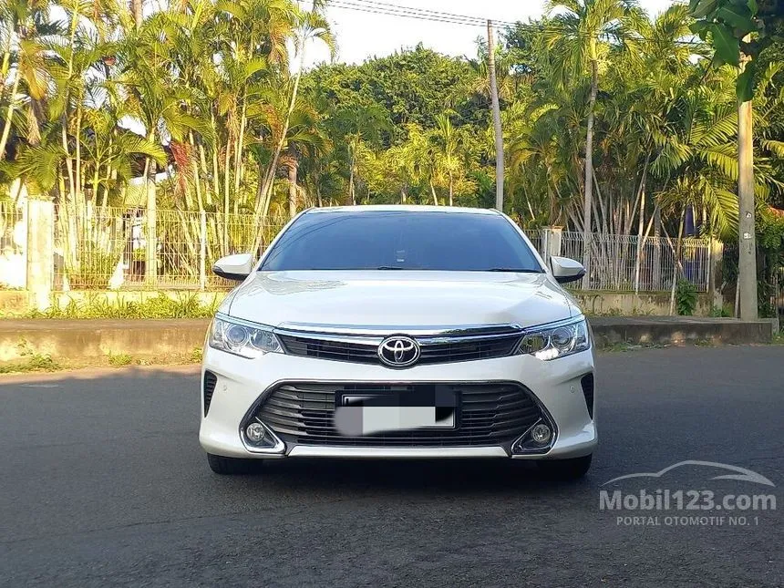 Jual Mobil Toyota Camry 2017 V 2.5 di Jawa Timur Automatic Sedan Putih Rp 260.000.003