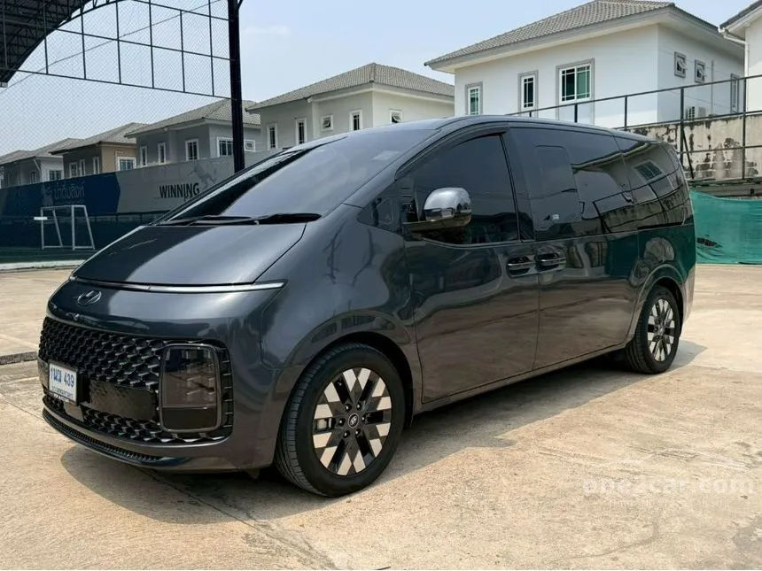 2025 Hyundai Staria Premium Van