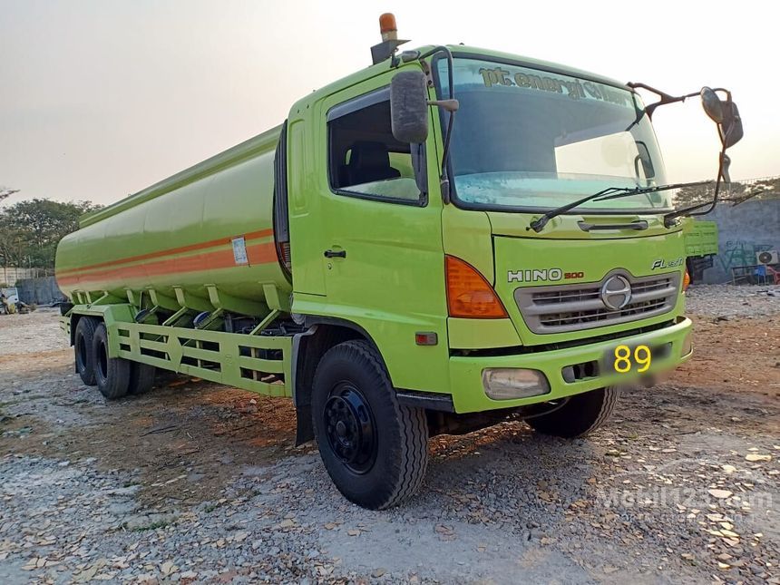 2012 Hino FL 235 JN Trucks