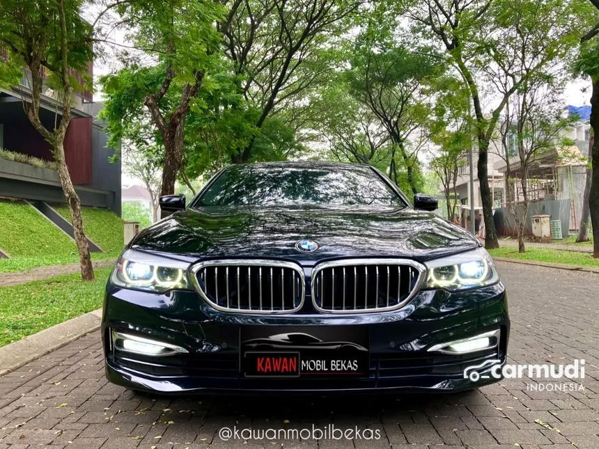 2018 BMW 530i Luxury Sedan