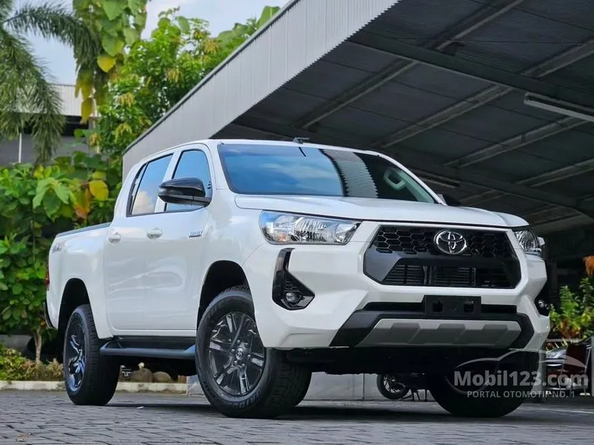 2025 Toyota Hilux G Double Cab 4X4 Pickup
