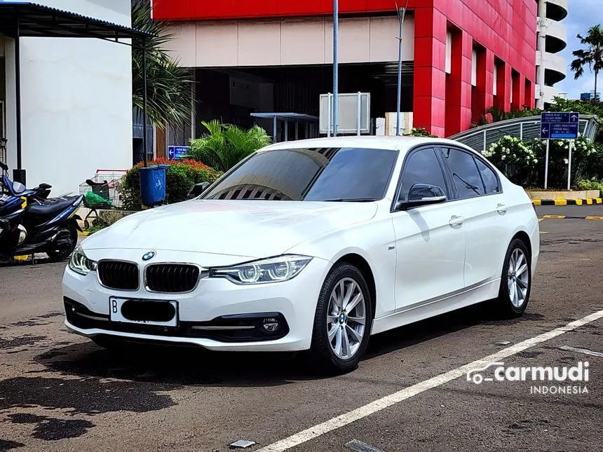  BMW 0i deportivo.  en DKI Jakarta Automatic Sedan White por Rp .  .