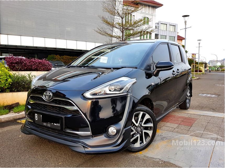 Jual Mobil Toyota Sienta 2016 Q 1.5 di DKI Jakarta Automatic MPV Hitam 