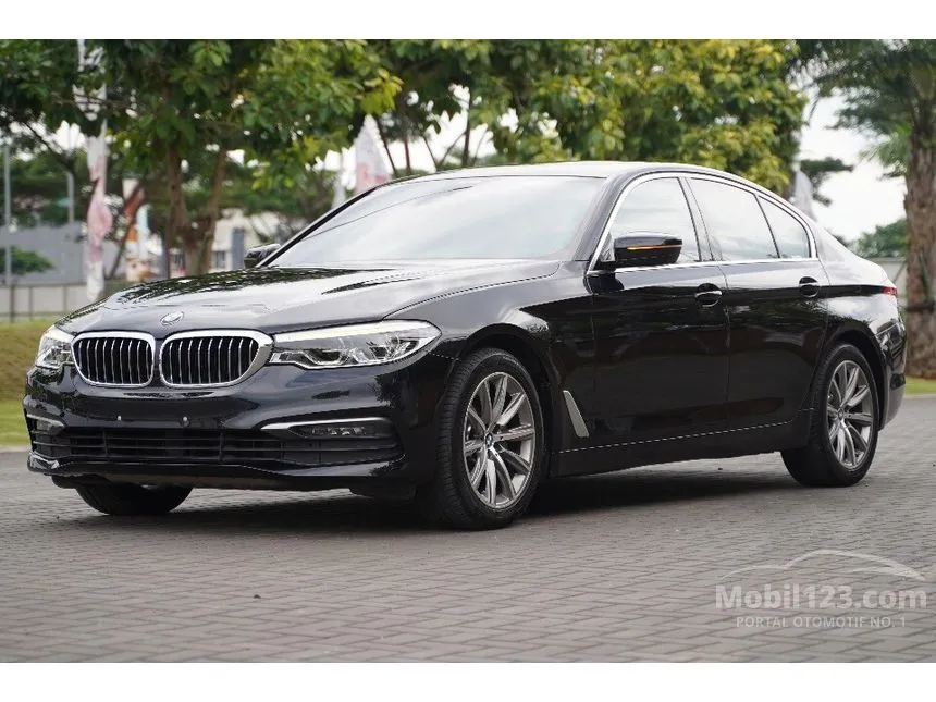 Jual Mobil BMW 520i 2019 Luxury 2.0 di DKI Jakarta Automatic Sedan Hitam Rp 525.000.000