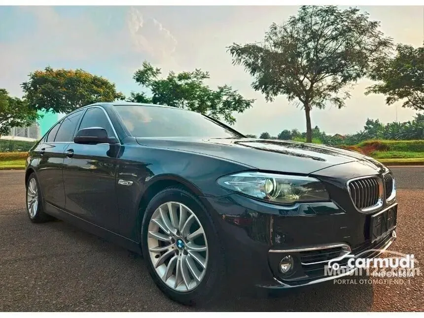 2014 BMW 528i Luxury Sedan