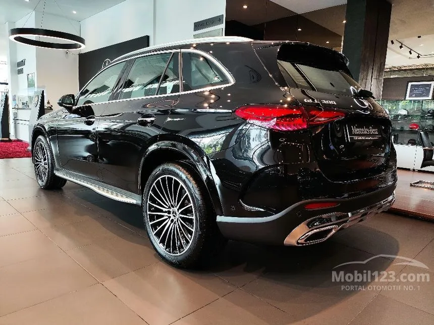 2025 Mercedes-Benz GLC300 AMG Line 4MATIC SUV