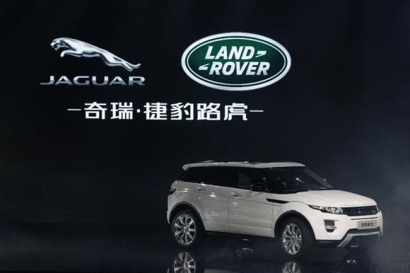 Puluhan Ribu Range Rover Evoque Ditarik