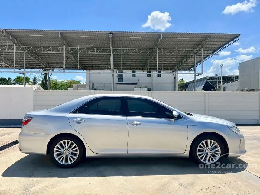 2015 Toyota CAMRY Hybrid Sedan