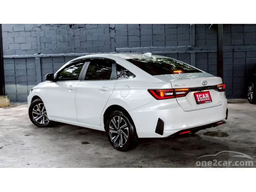 2024 Toyota Yaris Ativ Premium Luxury Sedan