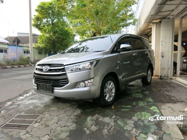 Beli Mobil Toyota Kijang Innova  Bekas  Murah di Surabaya 