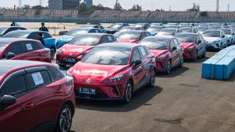 Sambut Formula E Jakarta, 120 Mobil Listrik MG Parade dan Jajal Sirkuit Ancol