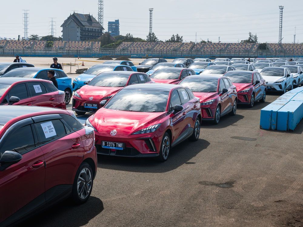 Sambut Formula E Jakarta, 120 Mobil Listrik MG Parade dan Jajal Sirkuit Ancol