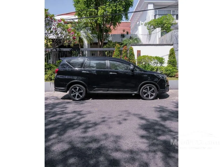 2021 Toyota Kijang Innova Venturer MPV