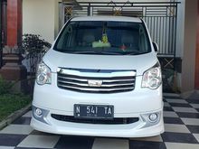 2013 Toyota NAV1 2.0 V MPV