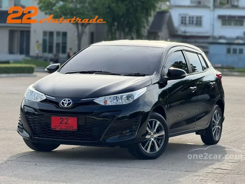 2020 Toyota YARIS Mid Hatchback