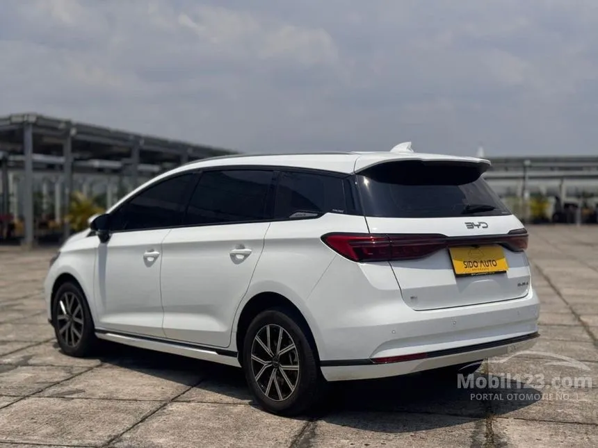 2024 BYD M6 Superior 7 Seater MPV