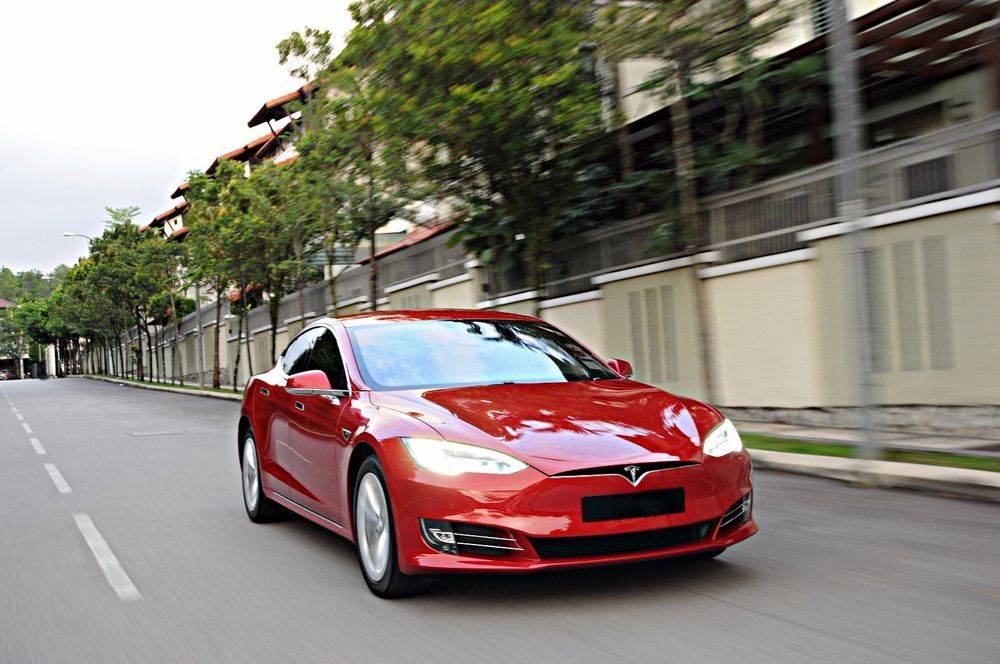 Tesla Owners Love Their Cars So Much That They're Not Bothered About the Quality Issues 