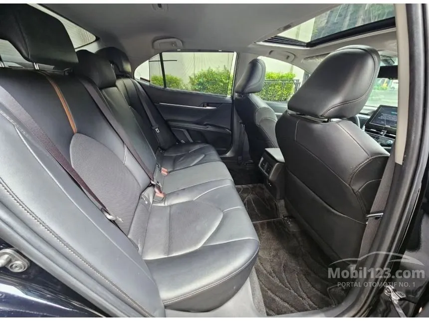 2023 Toyota Camry V Sedan
