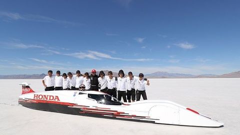 Honda Sets Some Bonneville Speed Records with the S-Dream Streamliner
