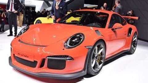 George Clooney Dapat Hadiah Porsche
