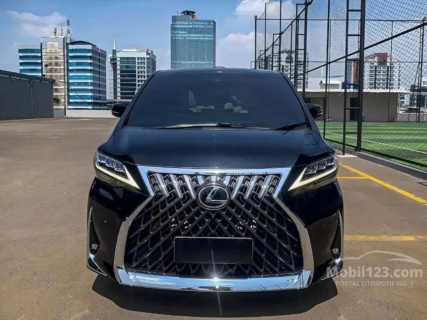 2022 Lexus LM 350 7 Seater MPV