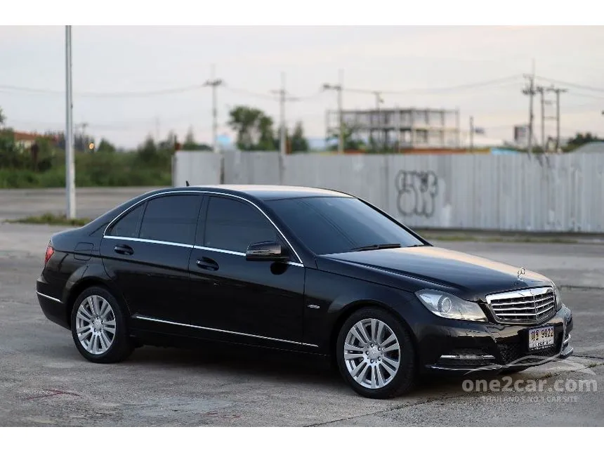 2012 Mercedes-Benz C200 Elegance BlueEFFICIENCY Sedan