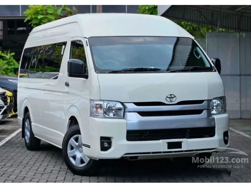 Jual Mobil Toyota Hiace 2023 Premio 2.8 di Banten Manual Van Wagon Putih Rp 554.800.000