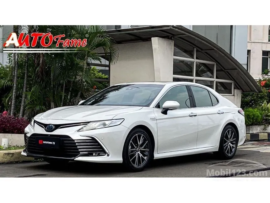 Jual Mobil Toyota Camry 2021 Hybrid 2.5 di DKI Jakarta Automatic Sedan Hitam Rp 665.000.000
