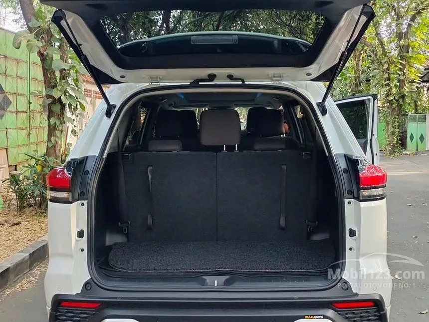 2025 Toyota Kijang Innova Zenix V HV Modellista (Premium Color) MPV