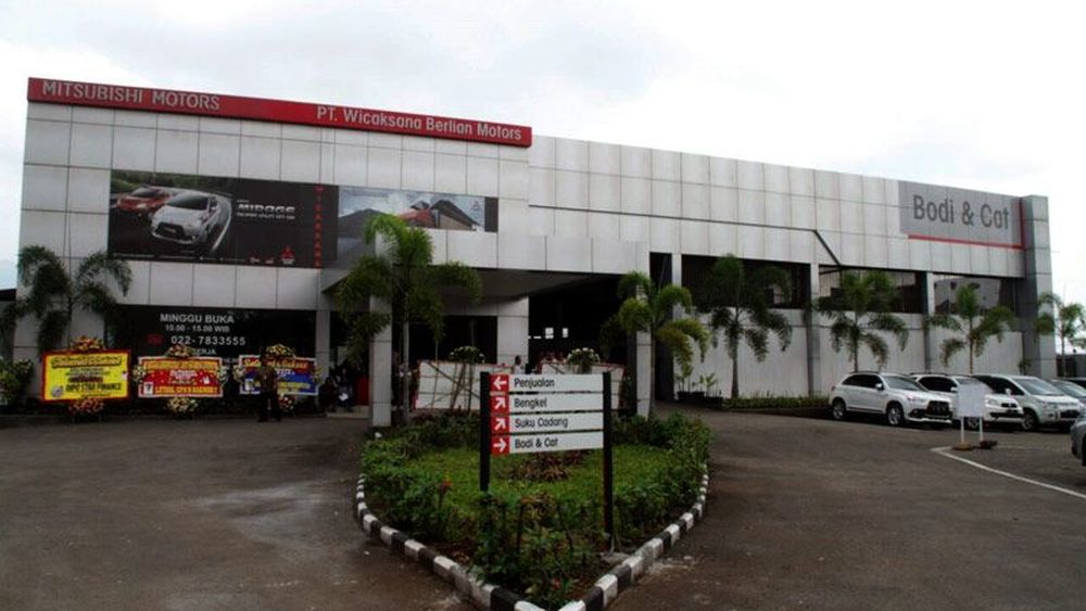  Bengkel  Bodi Cat  Pertama Mitsubishi di  Indonesia  