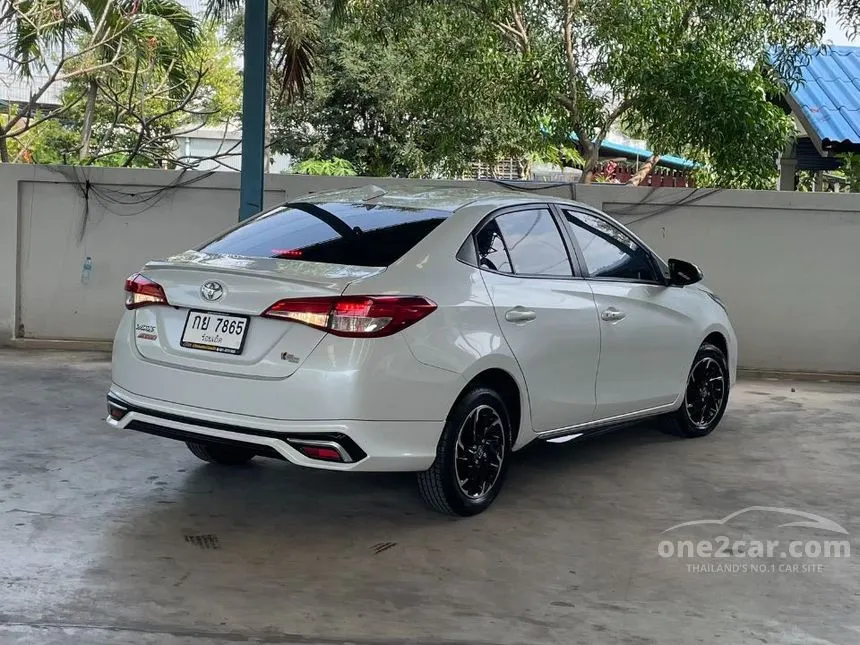 2022 Toyota Yaris Ativ Sport Premium Sedan