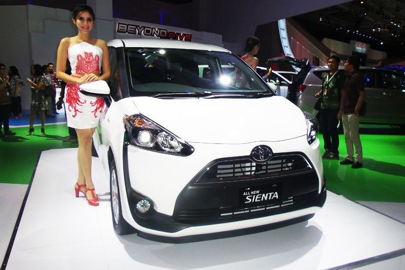 Toyota Sienta Diluncurkan dengan Harga Rp 230 Juta