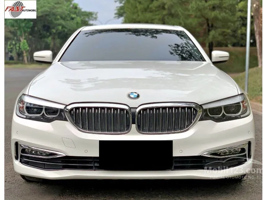 Jual Mobil BMW 520i 2018 Luxury 2.0 di DKI Jakarta Automatic Sedan Putih Rp 565.000.000