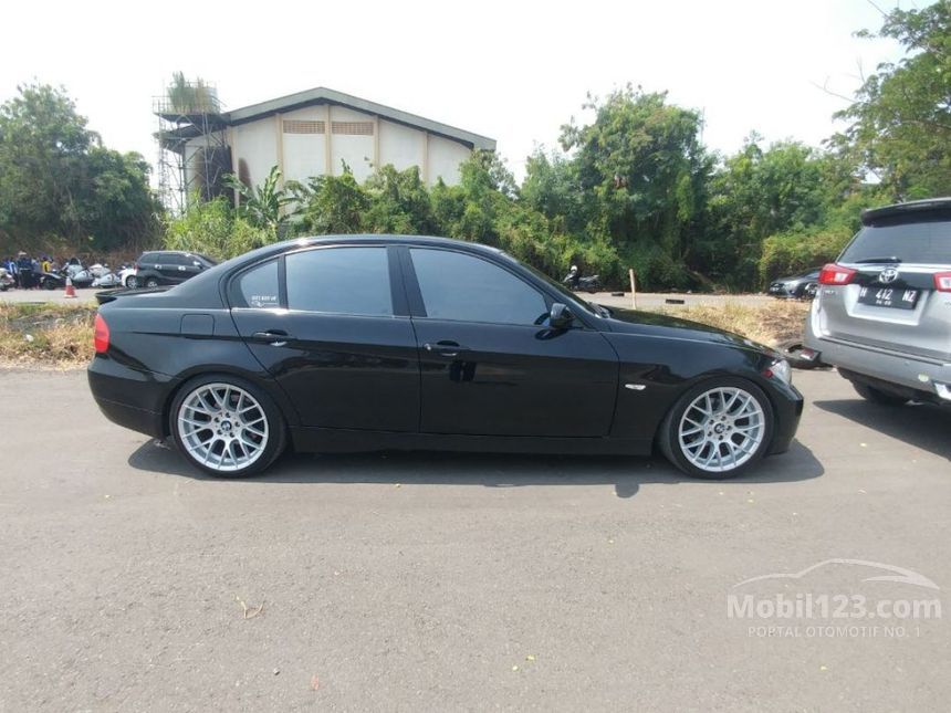 Jual Mobil  BMW  320i 2008 E90 2 0 di Jawa Tengah Automatic 