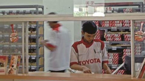 Jangan Servis Mobil di Pagi Hari
