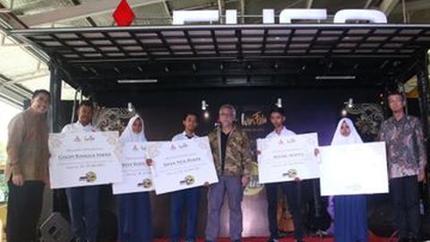 KTB Gelar CSR untuk Anak Pengemudi Truk Fuso