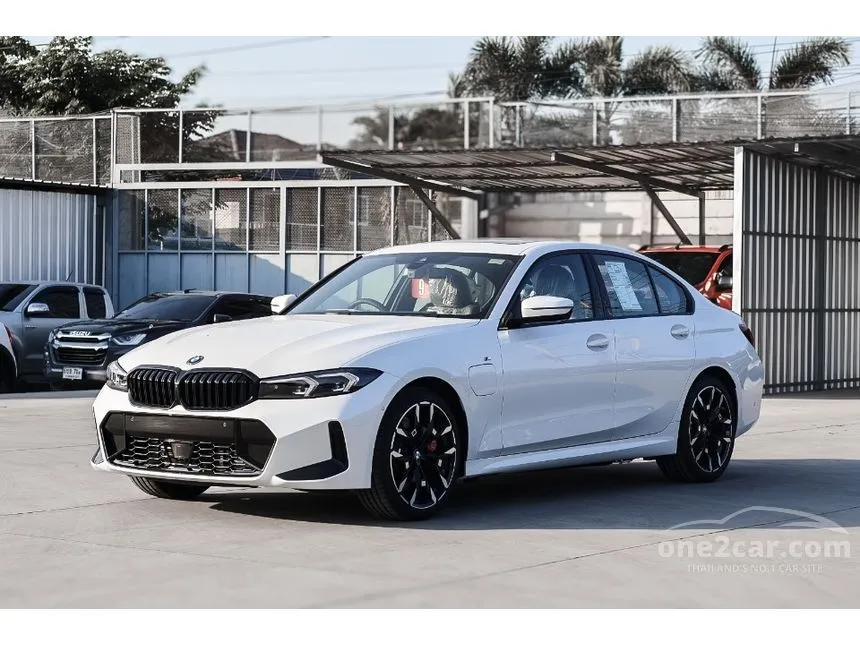 2026 BMW 330e M Sport Sedan