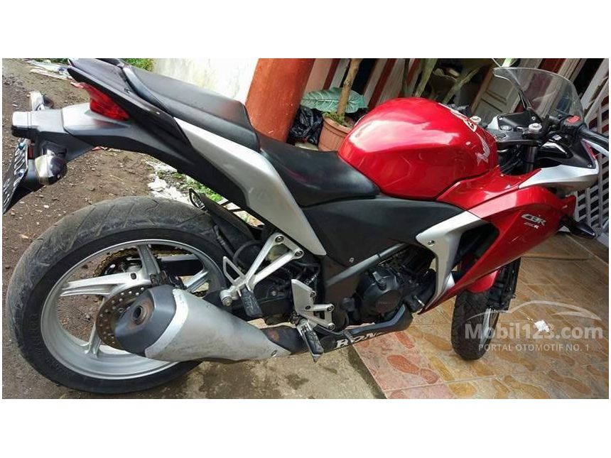 Jual Motor Honda CBR 2012 0.3 di Jawa Barat Manual Merah 