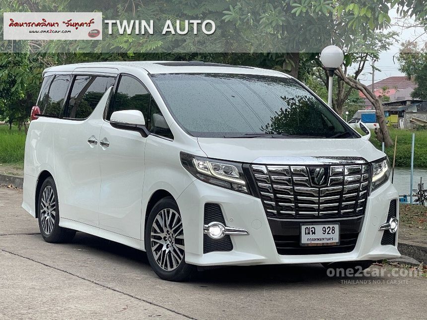 Toyota alphard 2017 года