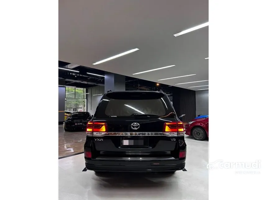 2019 Toyota Land Cruiser 200 VX-R SUV