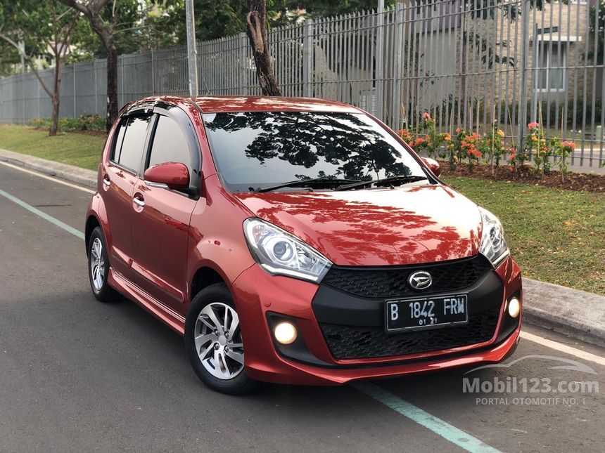Daihatsu Sirion 2015