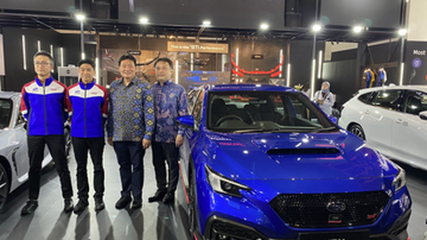 Subaru Resmi Perkenalkan STI dan Crosstrek Family Driftster di Indonesia pada IIMS 2025