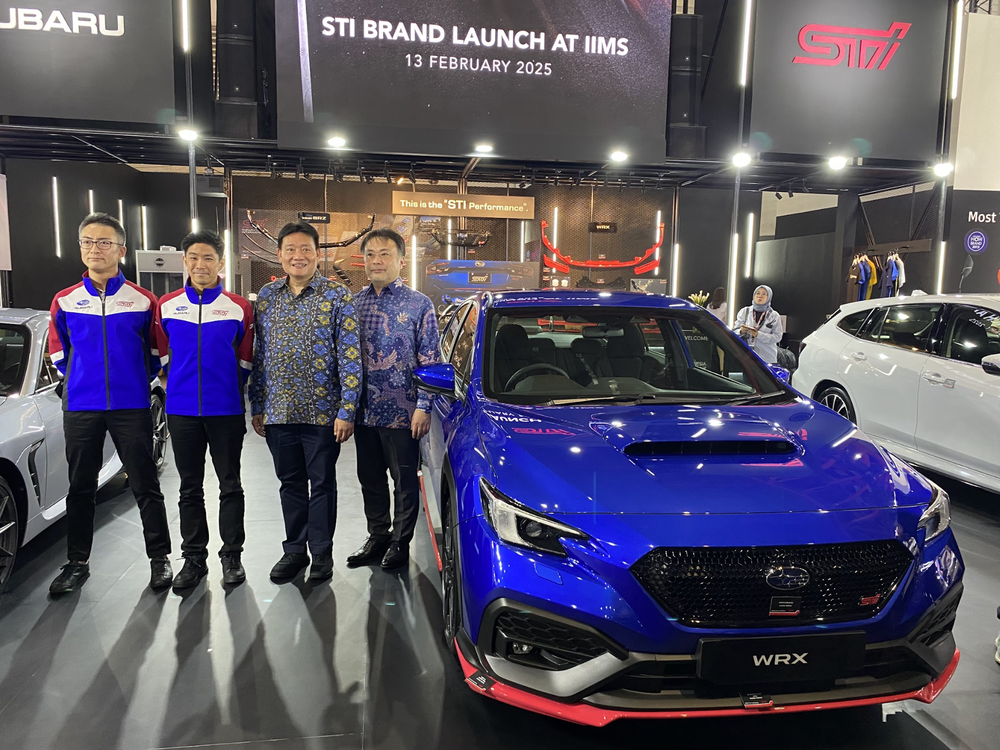 Subaru Resmi Perkenalkan STI dan Crosstrek Family Driftster di Indonesia pada IIMS 2025